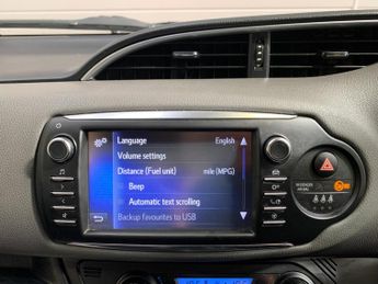 Toyota Yaris 1.5 VVT-h Icon Tech E-CVT Euro 6 (s/s) 5dr