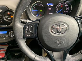 Toyota Yaris 1.5 VVT-h Icon Tech E-CVT Euro 6 (s/s) 5dr