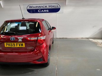 Toyota Yaris 1.5 VVT-h Icon Tech E-CVT Euro 6 (s/s) 5dr