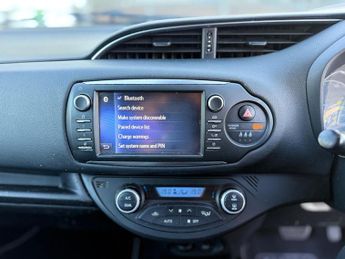 Toyota Yaris 1.5 VVT-h Y20 Bi-tone E-CVT Euro 6 (s/s) 5dr