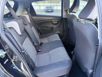 Toyota Yaris 1.5 VVT-h Y20 Bi-tone E-CVT Euro 6 (s/s) 5dr