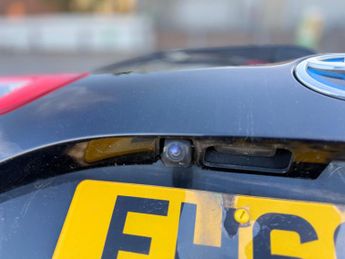 Toyota Yaris 1.5 VVT-h Y20 Bi-tone E-CVT Euro 6 (s/s) 5dr