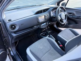 Toyota Yaris 1.5 VVT-h Y20 Bi-tone E-CVT Euro 6 (s/s) 5dr