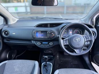 Toyota Yaris 1.5 VVT-h Y20 Bi-tone E-CVT Euro 6 (s/s) 5dr
