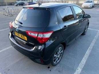 Toyota Yaris 1.5 VVT-h Y20 Bi-tone E-CVT Euro 6 (s/s) 5dr