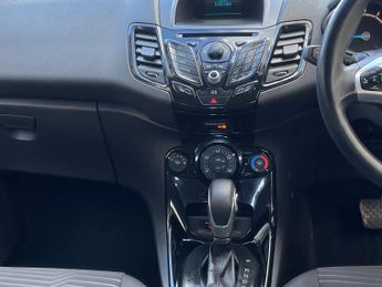 Ford Fiesta 1.0T EcoBoost Zetec Powershift Euro 5 5dr