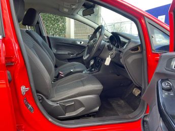 Ford Fiesta 1.0T EcoBoost Zetec Powershift Euro 5 5dr