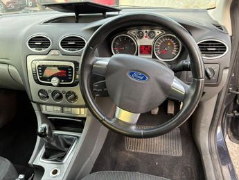 Ford Focus 1.6 Titanium 5dr