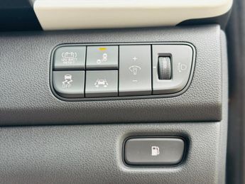 Kia Niro 1.6h GDi First Edition DCT Euro 6 (s/s) 5dr