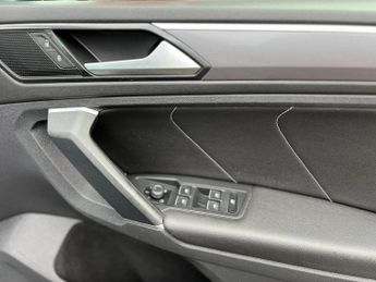 Volkswagen Tiguan 2.0 TSI R-Line DSG 4Motion Euro 6 (s/s) 5dr