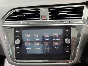 Volkswagen Tiguan 2.0 TSI R-Line DSG 4Motion Euro 6 (s/s) 5dr