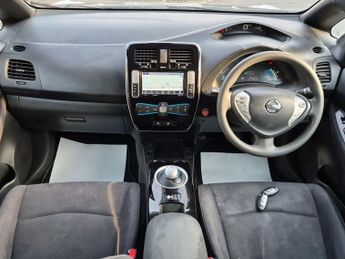 Nissan Leaf 30kWh Black Edition Hatchback 5dr Electric Auto (109 bhp)