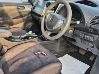 Nissan Leaf 30kWh Black Edition Hatchback 5dr Electric Auto (109 bhp)