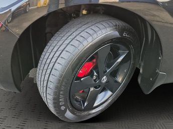 Nissan Leaf 30kWh Black Edition Hatchback 5dr Electric Auto (109 bhp)