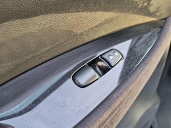 Nissan Leaf 30kWh Black Edition Hatchback 5dr Electric Auto (109 bhp)