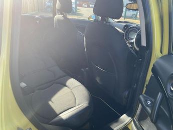 MINI Countryman 2.0 Cooper SD SUV 5dr Diesel Auto Euro 6 (143 ps)