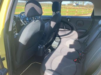 MINI Countryman 2.0 Cooper SD SUV 5dr Diesel Auto Euro 6 (143 ps)