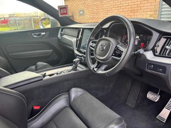 Volvo XC60 2.0 D5 PowerPulse R-Design Pro Auto AWD Euro 6 (s/s) 5dr