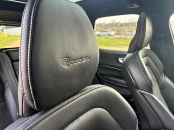 Volvo XC60 2.0 D5 PowerPulse R-Design Pro Auto AWD Euro 6 (s/s) 5dr