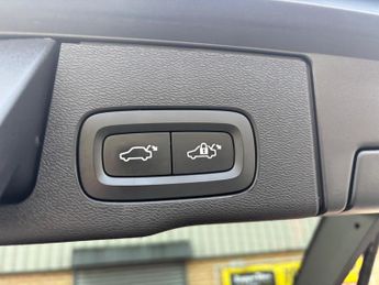 Volvo XC60 2.0 D5 PowerPulse R-Design Pro Auto AWD Euro 6 (s/s) 5dr