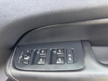 Volvo XC60 2.0 D5 PowerPulse R-Design Pro Auto AWD Euro 6 (s/s) 5dr