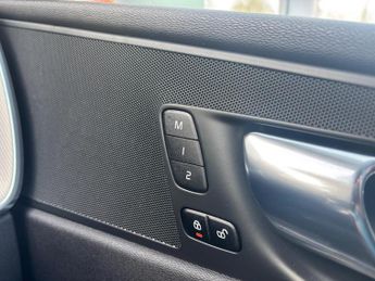 Volvo XC60 2.0 D5 PowerPulse R-Design Pro Auto AWD Euro 6 (s/s) 5dr