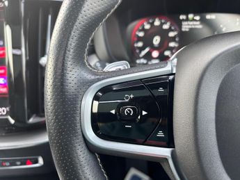 Volvo XC60 2.0 D5 PowerPulse R-Design Pro Auto AWD Euro 6 (s/s) 5dr