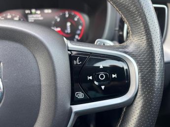 Volvo XC60 2.0 D5 PowerPulse R-Design Pro Auto AWD Euro 6 (s/s) 5dr