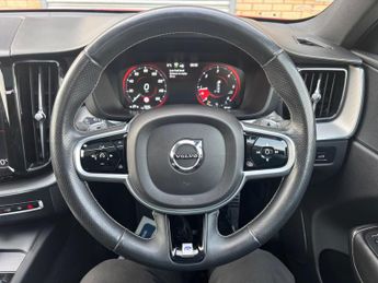 Volvo XC60 2.0 D5 PowerPulse R-Design Pro Auto AWD Euro 6 (s/s) 5dr