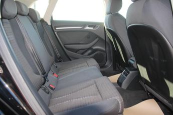 Audi A3 1.4 TFSI e-tron Sportback e-S Tronic Euro 6 5dr 8.8kWh