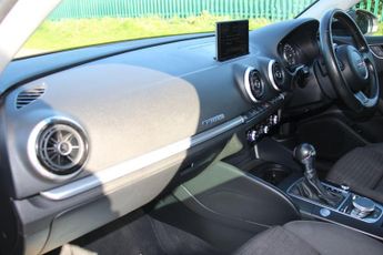Audi A3 1.4 TFSI e-tron Sportback e-S Tronic Euro 6 5dr 8.8kWh