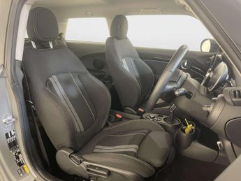 MINI Electric Hatch Cooper SE 32.6kWh Level 1 Hatchback 3dr Electric Auto (184 ps)