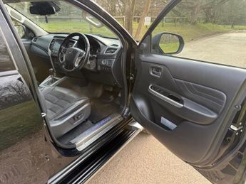 Mitsubishi L200 2.2 DI-D DC Barbarian X Auto 4WD Euro 6 (s/s) 4dr