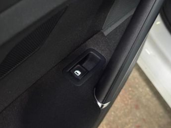 Volkswagen Golf 1.2 TSI BlueMotion Tech S Hatchback 5dr Petrol DSG Euro 5 (s/s) 