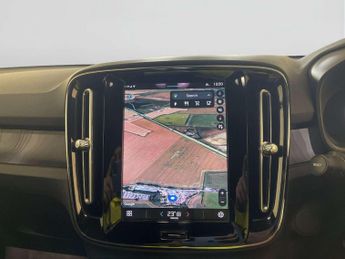 Volvo XC40 Recharge 69kWh Core SUV 5dr Electric Auto (231 ps)