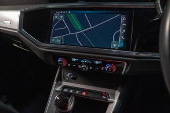 Audi Q3 1.5 TFSI CoD 35 Technik S Tronic Euro 6 (s/s) 5dr