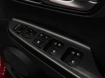 Hyundai KONA 64kWh Premium Auto 5dr (10.5kW Charger)