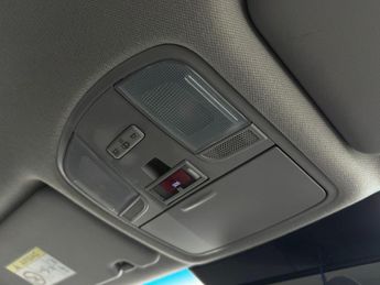 Hyundai KONA 64kWh Premium Auto 5dr (10.5kW Charger)