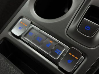 Hyundai KONA 64kWh Premium Auto 5dr (10.5kW Charger)