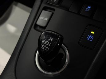 Toyota Auris 1.8 VVT-h Design CVT Euro 6 (s/s) 5dr