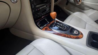 Jaguar XJ 3.0 SE 4dr