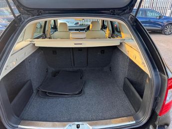 Skoda Superb 2.0 TDI Elegance DSG Euro 5 (s/s) 5dr