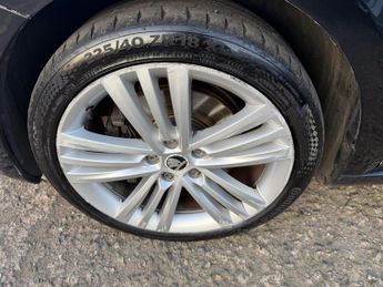 Skoda Superb 2.0 TDI Elegance DSG Euro 5 (s/s) 5dr