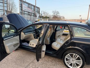 Skoda Superb 2.0 TDI Elegance DSG Euro 5 (s/s) 5dr