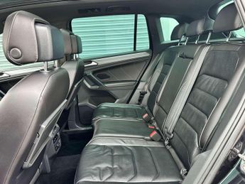 Volkswagen TIGUAN 2.0 Tiguan R-Line Tech TDI 4Motion Semi-Auto 4WD 5dr