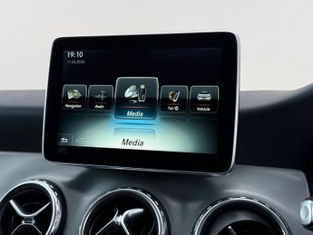 Mercedes-Benz GLA 2.1 GLA220d AMG Line (Premium) 7G-DCT 4MATIC Euro 6 (s/s) 5dr