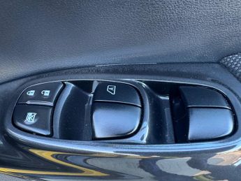 Nissan Juke 1.6 N-Connecta XTRON Euro 6 5dr