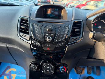 Ford Fiesta 1.25 Zetec Hatchback 3dr Petrol Manual Euro 5 (82 ps)