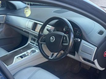 Jaguar XF 2.2d Luxury Auto Euro 5 (s/s) 4dr