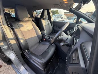 Nissan Leaf 40kWh N-Connecta Auto 5dr